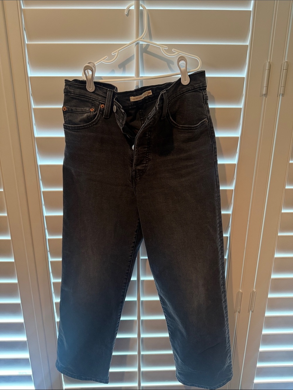 Ribcage Straight Ankle Jeans in Washed Black